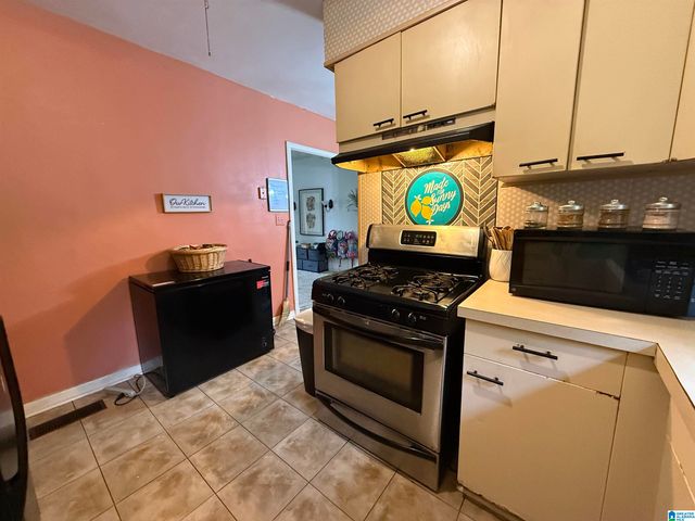 821 46TH STREET, Fairfield, AL 35064