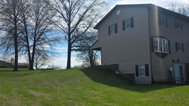 7745 S BENNETT DR, Columbia, MO 65201