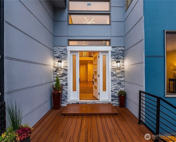3202 Burnett Avenue N, Renton, WA 98056