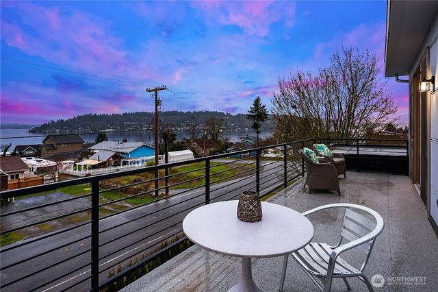 3202 Burnett Avenue N, Renton, WA 98056