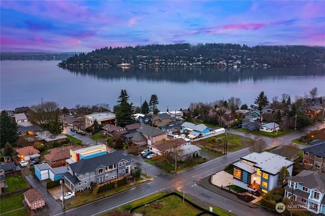 3202 Burnett Avenue N, Renton, WA 98056