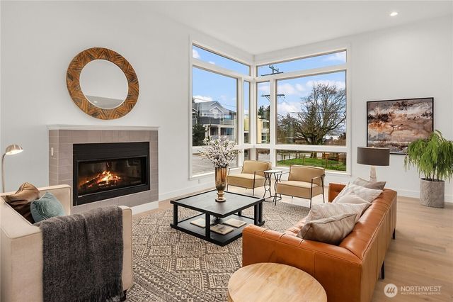 3202 Burnett Avenue N, Renton, WA 98056