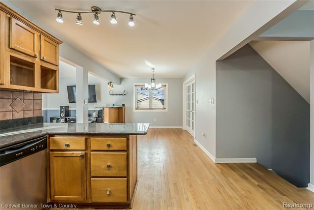 1010 Oak Ridge Circle, Brighton, MI 48116