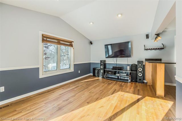 1010 Oak Ridge Circle, Brighton, MI 48116