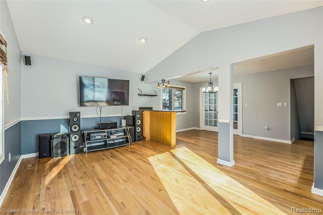 1010 Oak Ridge Circle, Brighton, MI 48116