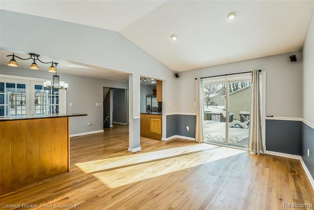 1010 Oak Ridge Circle, Brighton, MI 48116