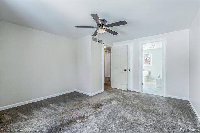 1010 Oak Ridge Circle, Brighton, MI 48116