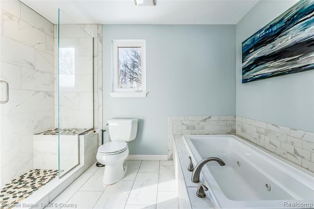 1010 Oak Ridge Circle, Brighton, MI 48116