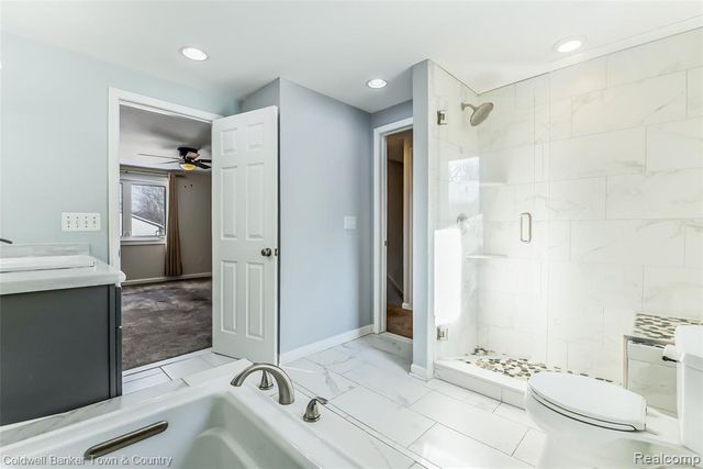 1010 Oak Ridge Circle, Brighton, MI 48116