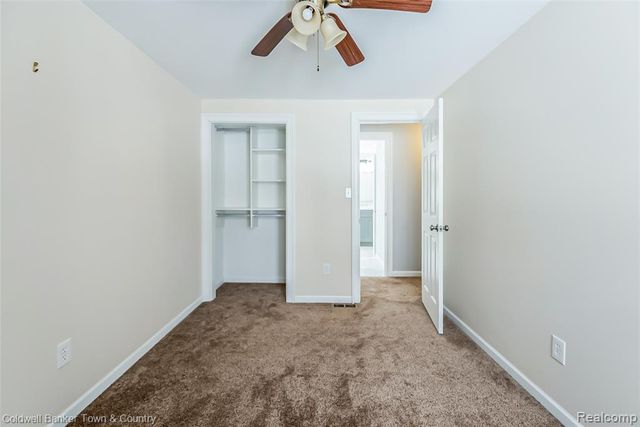 1010 Oak Ridge Circle, Brighton, MI 48116