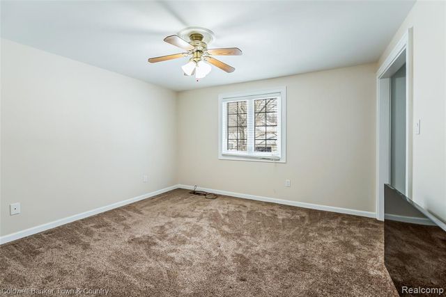 1010 Oak Ridge Circle, Brighton, MI 48116