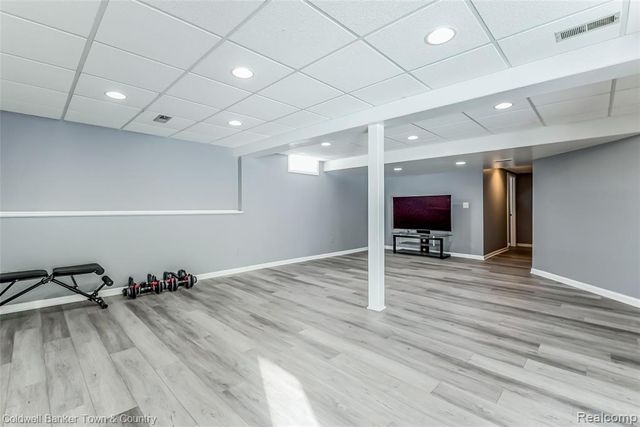 1010 Oak Ridge Circle, Brighton, MI 48116