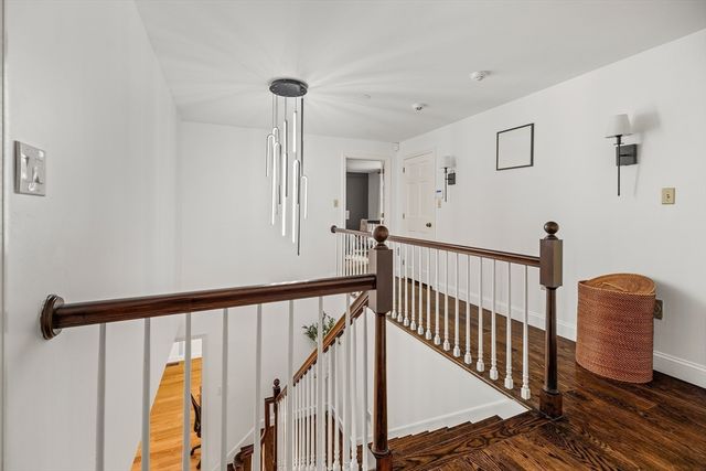 107 Sandra Ln, North Andover, MA 01845