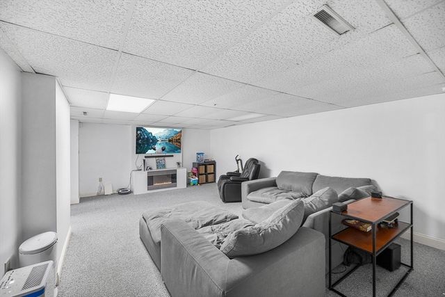 107 Sandra Ln, North Andover, MA 01845