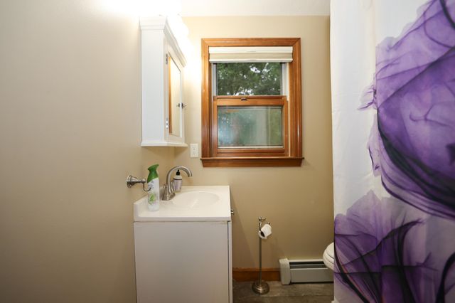 8 Raelynn Drive, Derry, NH 03038