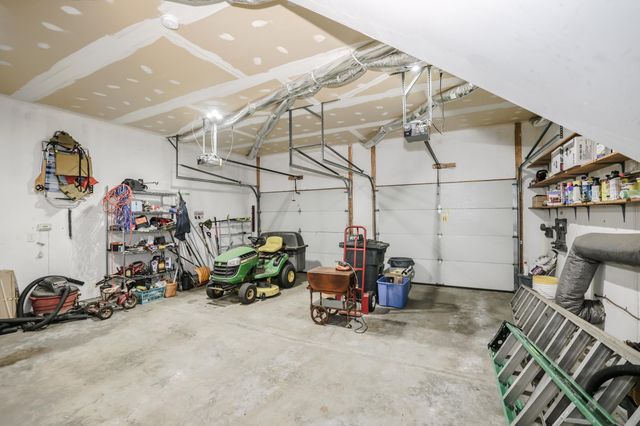 8 Raelynn Drive, Derry, NH 03038