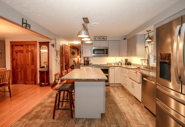 8 Raelynn Drive, Derry, NH 03038