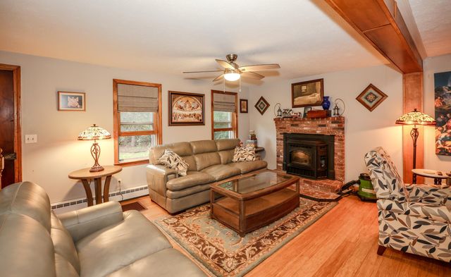8 Raelynn Drive, Derry, NH 03038