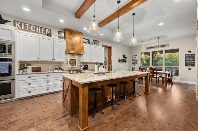 221 Palomino CV, Jarrell, TX 76537