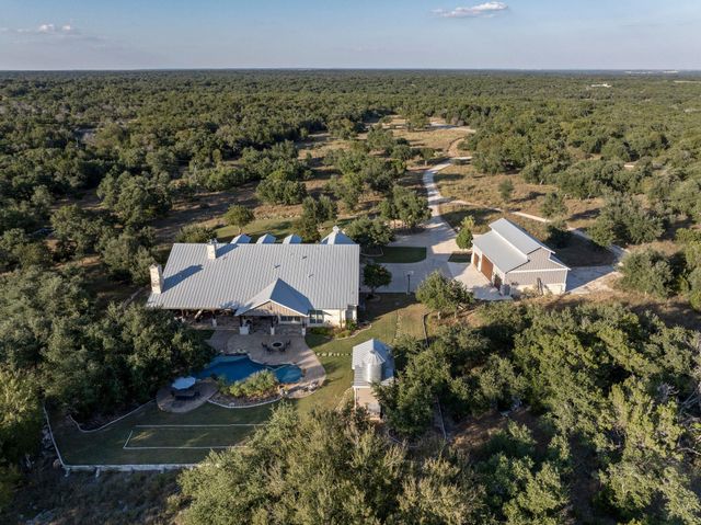 221 Palomino CV, Jarrell, TX 76537