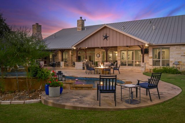 221 Palomino CV, Jarrell, TX 76537