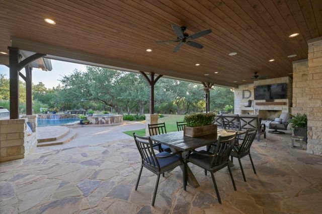 221 Palomino CV, Jarrell, TX 76537