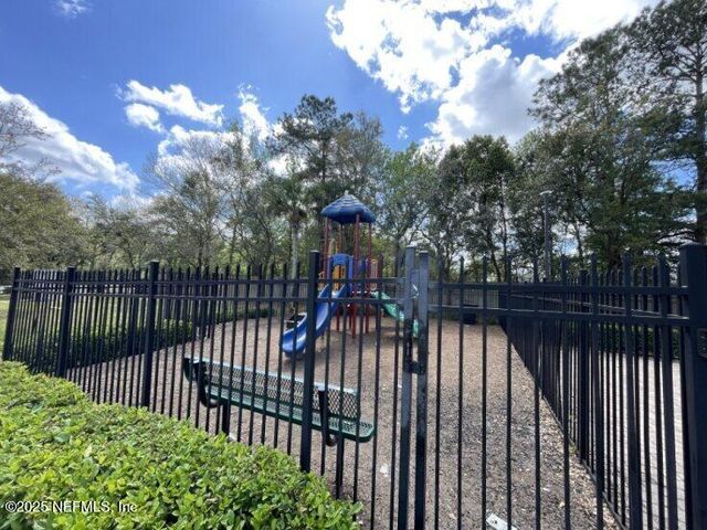 6855 LAKE MIST Lane, Jacksonville, FL 32210