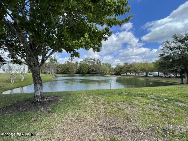 6855 LAKE MIST Lane, Jacksonville, FL 32210