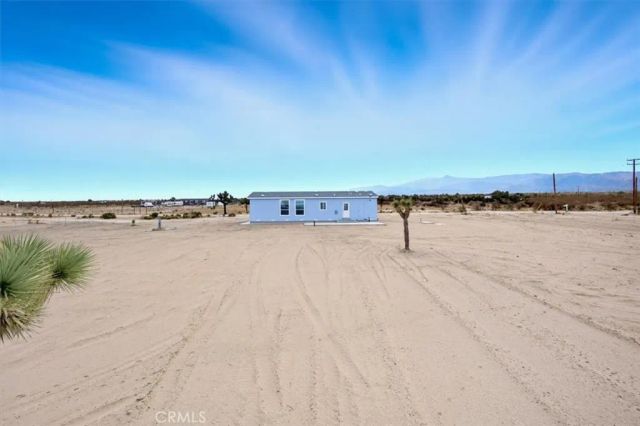 5430 Luna Road, Phelan, CA 92371