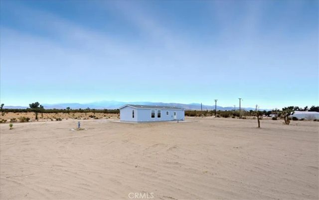 5430 Luna Road, Phelan, CA 92371