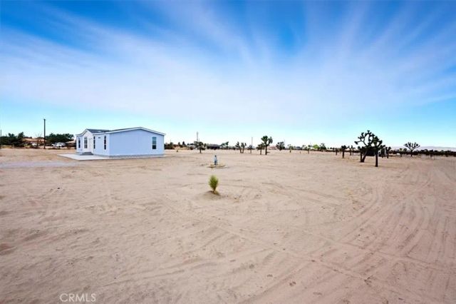 5430 Luna Road, Phelan, CA 92371