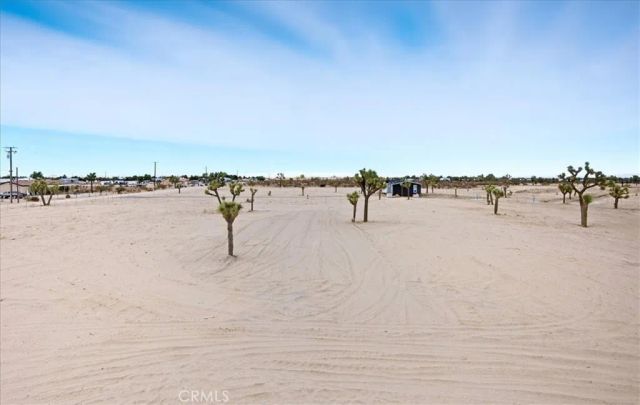 5430 Luna Road, Phelan, CA 92371