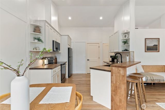 15421 8th Avenue Ct E, Tacoma, WA 98445