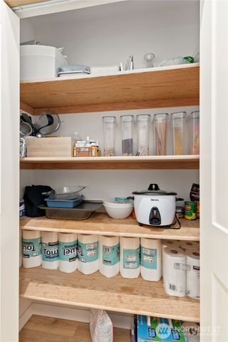 15421 8th Avenue Ct E, Tacoma, WA 98445