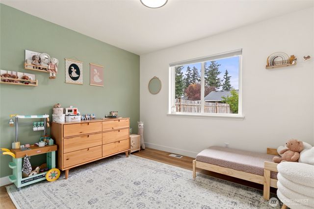 15421 8th Avenue Ct E, Tacoma, WA 98445