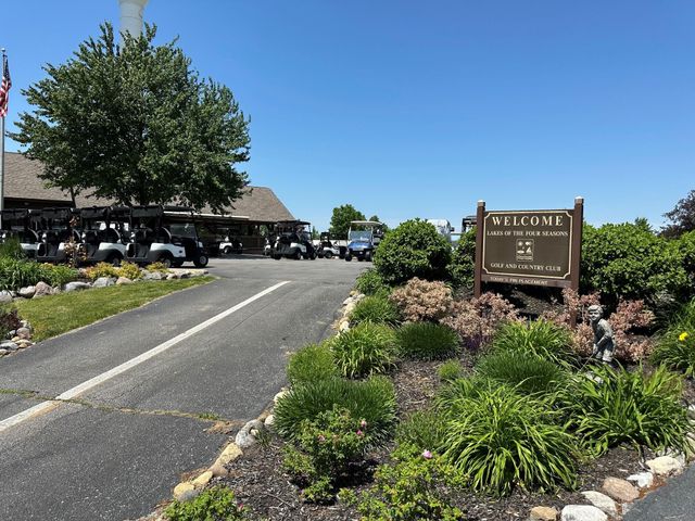 3160 Westwind Court, Crown Point, IN 46307