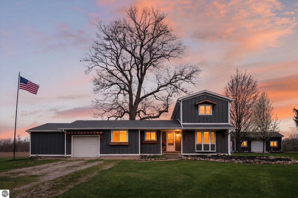 Image 1 of property listing at 6410 W Madison Road, Alma, MI 48801