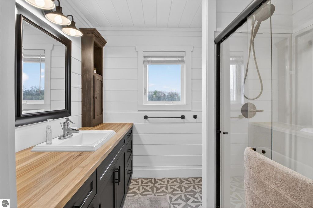 Image 30 of property listing at 6410 W Madison Road, Alma, MI 48801