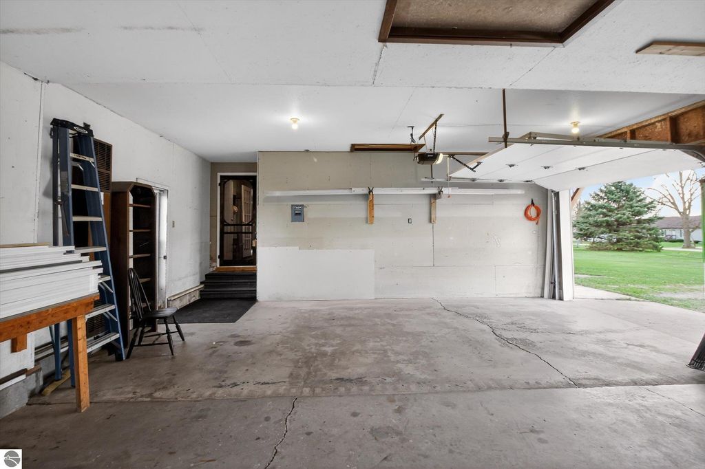 Image 41 of property listing at 6410 W Madison Road, Alma, MI 48801