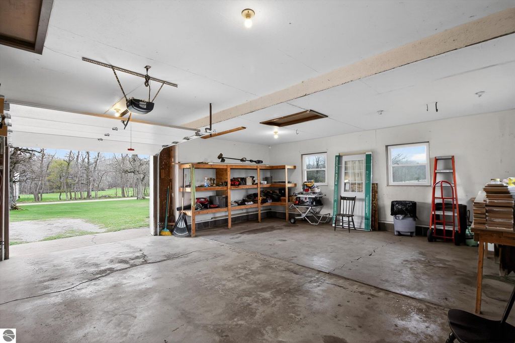 Image 42 of property listing at 6410 W Madison Road, Alma, MI 48801