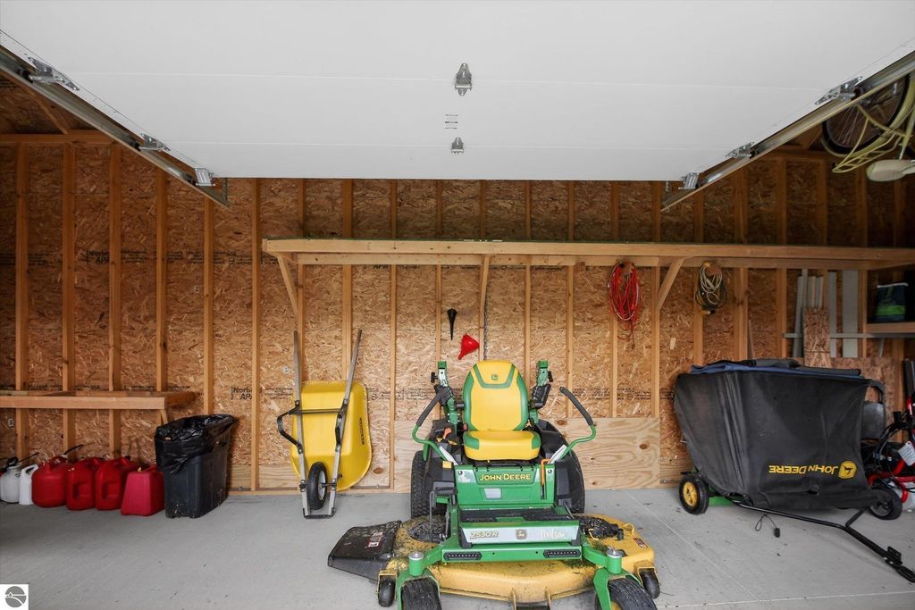 Image 43 of property listing at 6410 W Madison Road, Alma, MI 48801