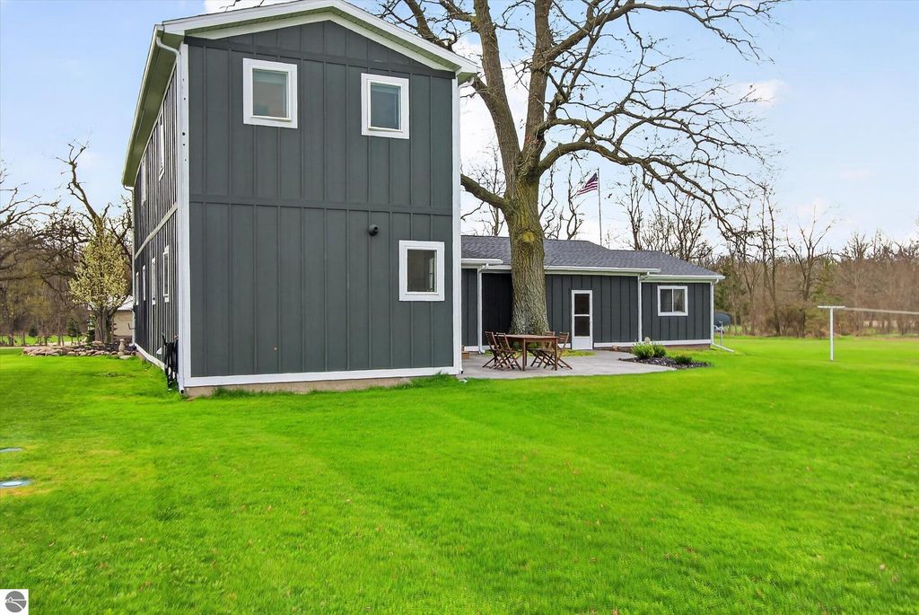 Image 47 of property listing at 6410 W Madison Road, Alma, MI 48801