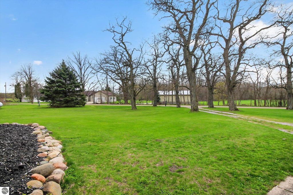 Image 54 of property listing at 6410 W Madison Road, Alma, MI 48801