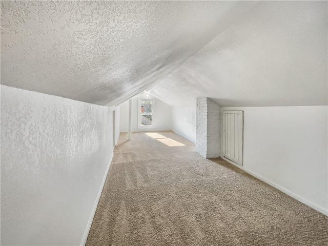 4444 N Chestnut Avenue, Kansas City, MO 64117