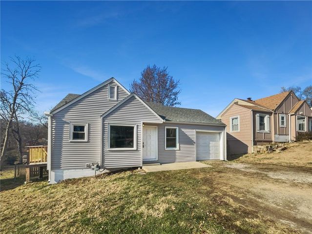 4444 N Chestnut Avenue, Kansas City, MO 64117