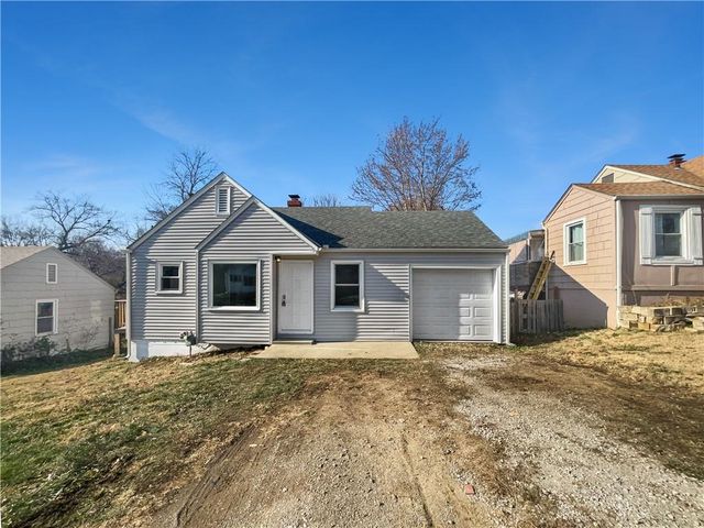 4444 N Chestnut Avenue, Kansas City, MO 64117