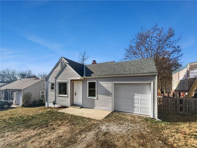 4444 N Chestnut Avenue, Kansas City, MO 64117