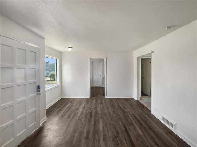 4444 N Chestnut Avenue, Kansas City, MO 64117