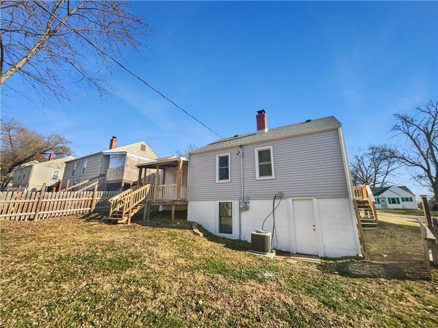 4444 N Chestnut Avenue, Kansas City, MO 64117