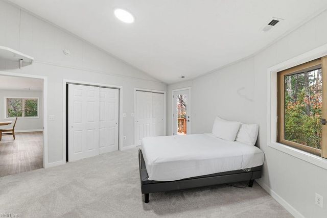 5614 Fairfield LN, Hayes, VA 23072